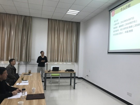 国产直播
组织新进教师进行首聘期满述职汇报